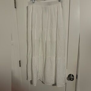 Bwear Elegant White Skirt